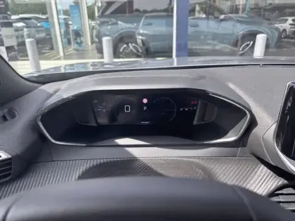 Photo 9 Peugeot 2008  Hybrid 145 e-DCS6