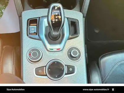 Photo 18 Alfa Romeo Stelvio  2.2 190 ch Q4 AT8