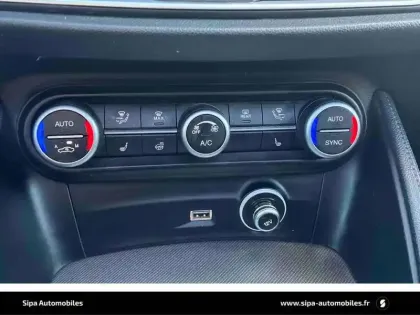 Photo 17 Alfa Romeo Stelvio  2.2 190 ch Q4 AT8