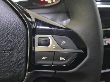 Photo 27 Peugeot 208  PureTech 75 S&S BVM5