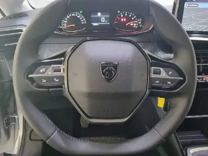 Photo 8 Peugeot 208  PureTech 75 S&S BVM5