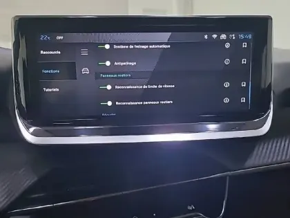 Photo 21 Peugeot 208  PureTech 75 S&S BVM5