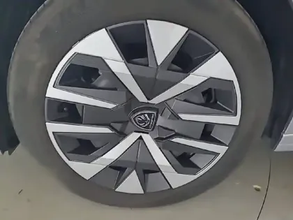 Photo 12 Peugeot 208  PureTech 75 S&S BVM5