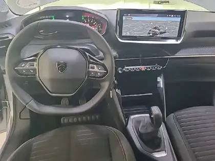 Photo 7 Peugeot 208  PureTech 75 S&S BVM5