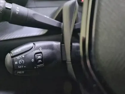 Photo 25 Peugeot 208  PureTech 75 S&S BVM5