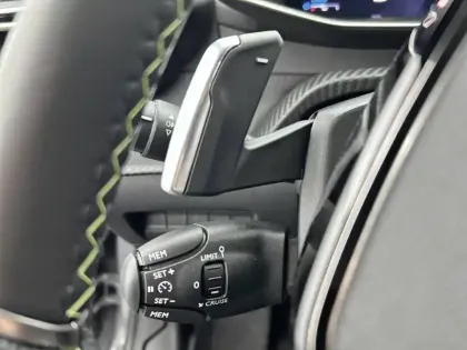 Photo 21 Peugeot 208  Hybrid 145 ch e-DCS6