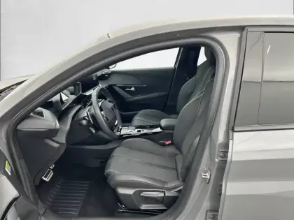 Photo 10 Peugeot 208  Hybrid 145 ch e-DCS6