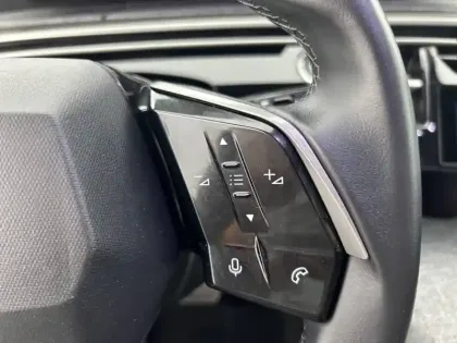 Photo 18 Peugeot 3008  Hybrid 136 e-DCS6