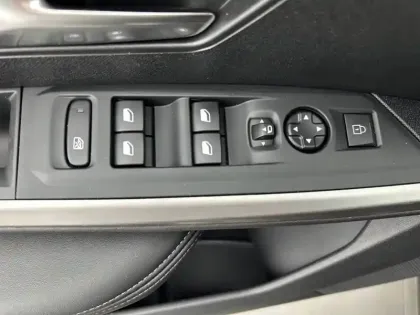 Photo 14 Peugeot 3008  Hybrid 136 e-DCS6