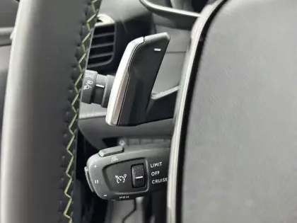 Photo 20 Peugeot 2008  Hybrid 145 e-DCS6