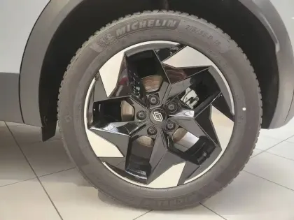 Photo 9 Renault Captur  E-Tech full hybrid 160 ch