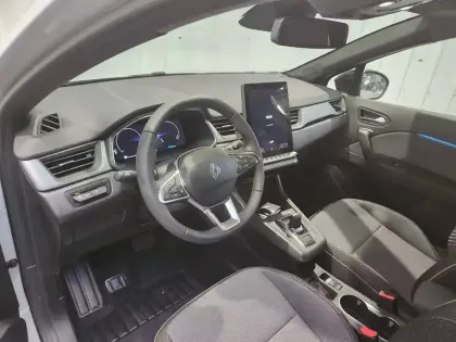 Photo 6 Renault Captur  E-Tech full hybrid 160 ch