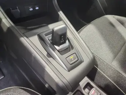 Photo 15 Renault Captur  E-Tech full hybrid 160 ch