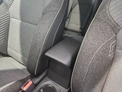 Photo 16 Renault Captur  E-Tech full hybrid 160 ch