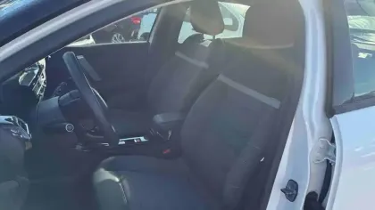 Photo 11 Citroën C4  PureTech 130 S&S BVM6