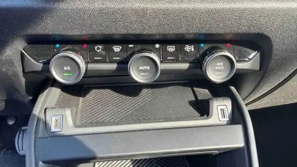 Photo 16 Citroën C4  PureTech 130 S&S BVM6