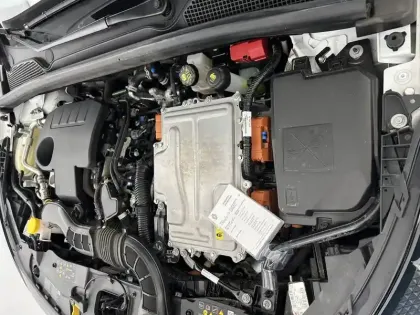 Photo 25 Renault Clio  E-Tech full hybrid 145