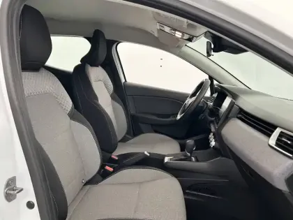 Photo 13 Renault Clio  E-Tech full hybrid 145