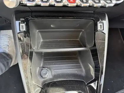 Photo 24 Peugeot 208  Electrique 50 kWh 136ch