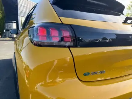 Photo 16 Peugeot 208  Electrique 50 kWh 136ch