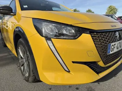 Photo 15 Peugeot 208  Electrique 50 kWh 136ch