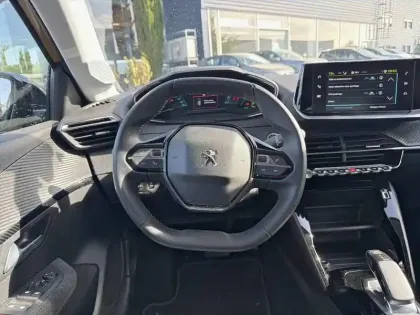 Photo 8 Peugeot 208  Electrique 50 kWh 136ch