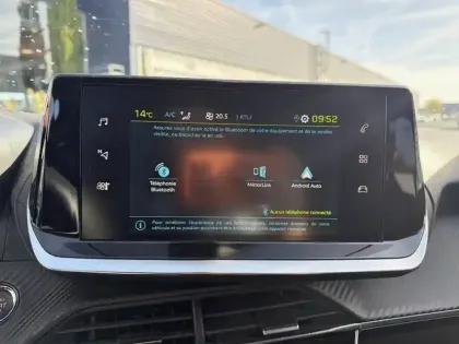 Photo 27 Peugeot 208  Electrique 50 kWh 136ch