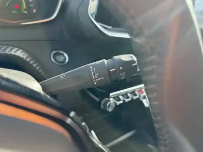 Photo 20 Peugeot 208  Electrique 50 kWh 136ch