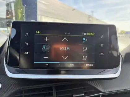 Photo 26 Peugeot 208  Electrique 50 kWh 136ch