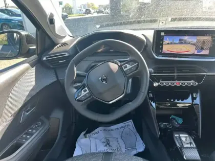 Photo 8 Peugeot 208  Electrique 50 kWh 136ch