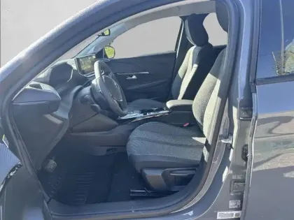 Photo 10 Peugeot 208  Electrique 50 kWh 136ch