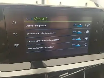 Photo 40 Peugeot 2008  Electrique 136 ch
