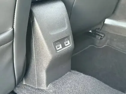 Photo 21 Peugeot 2008  Electrique 136 ch