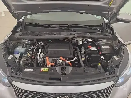 Photo 49 Peugeot 2008  Electrique 136 ch