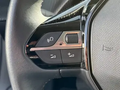 Photo 14 Peugeot 2008  Electrique 136 ch