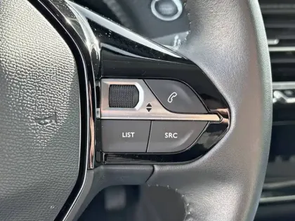 Photo 17 Peugeot 2008  Electrique 136 ch