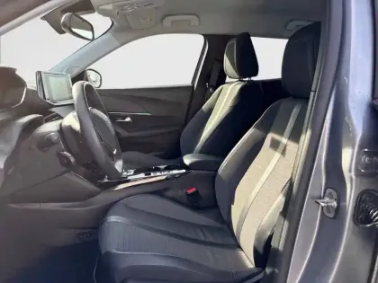 Photo 10 Peugeot 2008  Electrique 136 ch