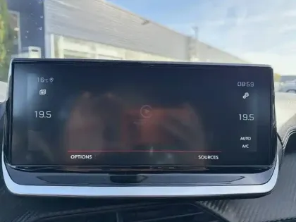 Photo 27 Peugeot 208  PureTech 100 S&S EAT8