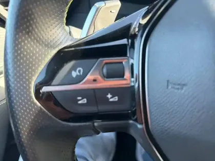 Photo 19 Peugeot 208  PureTech 100 S&S EAT8