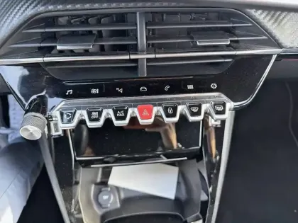 Photo 24 Peugeot 208  PureTech 100 S&S EAT8