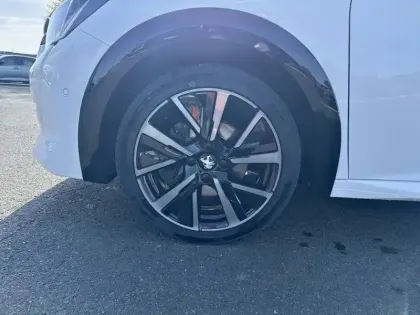 Photo 12 Peugeot 208  PureTech 100 S&S EAT8