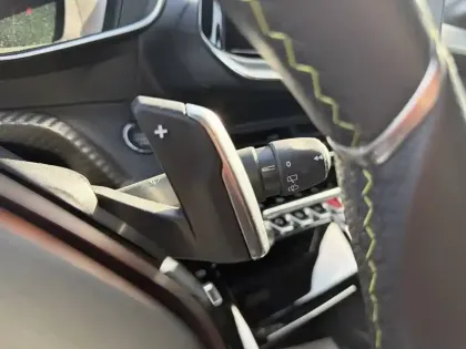 Photo 20 Peugeot 208  PureTech 100 S&S EAT8