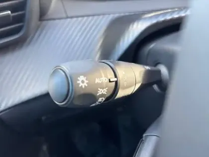 Photo 19 Peugeot 208  Hybrid 110 ch e-DCS6