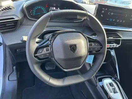 Photo 8 Peugeot 208  Hybrid 110 ch e-DCS6