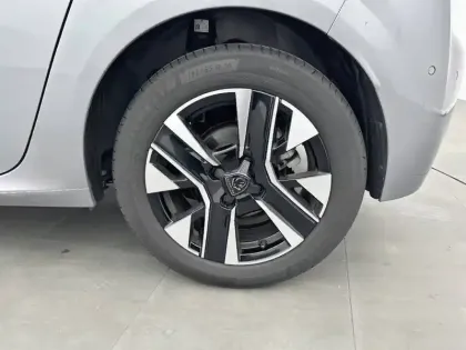 Photo 12 Peugeot 208  Hybrid 100 e-DCS6