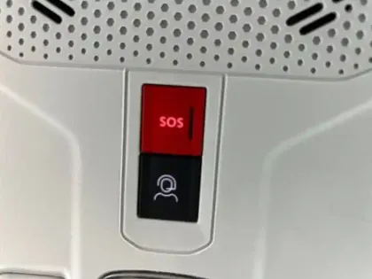 Photo 24 Peugeot 208  Hybrid 100 e-DCS6