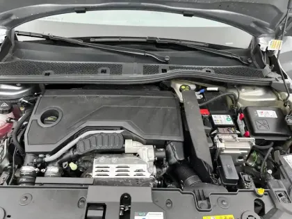 Photo 28 Peugeot 208  Hybrid 100 e-DCS6