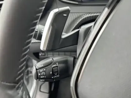 Photo 21 Peugeot 208  Hybrid 100 e-DCS6