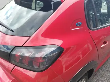 Photo 16 Peugeot 208  Electrique 50 kWh 136ch