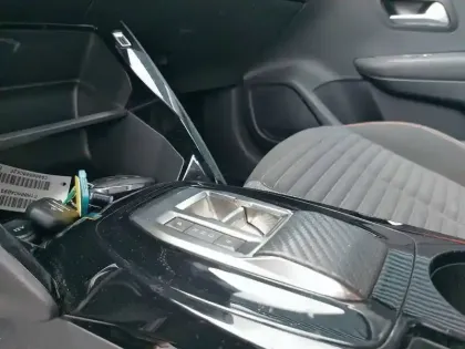 Photo 13 Peugeot 208  Electrique 50 kWh 136ch